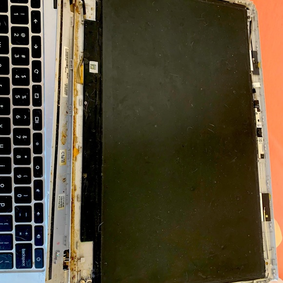 Toshiba chromebook 2 (partially damaged) - Picture 2 of 3